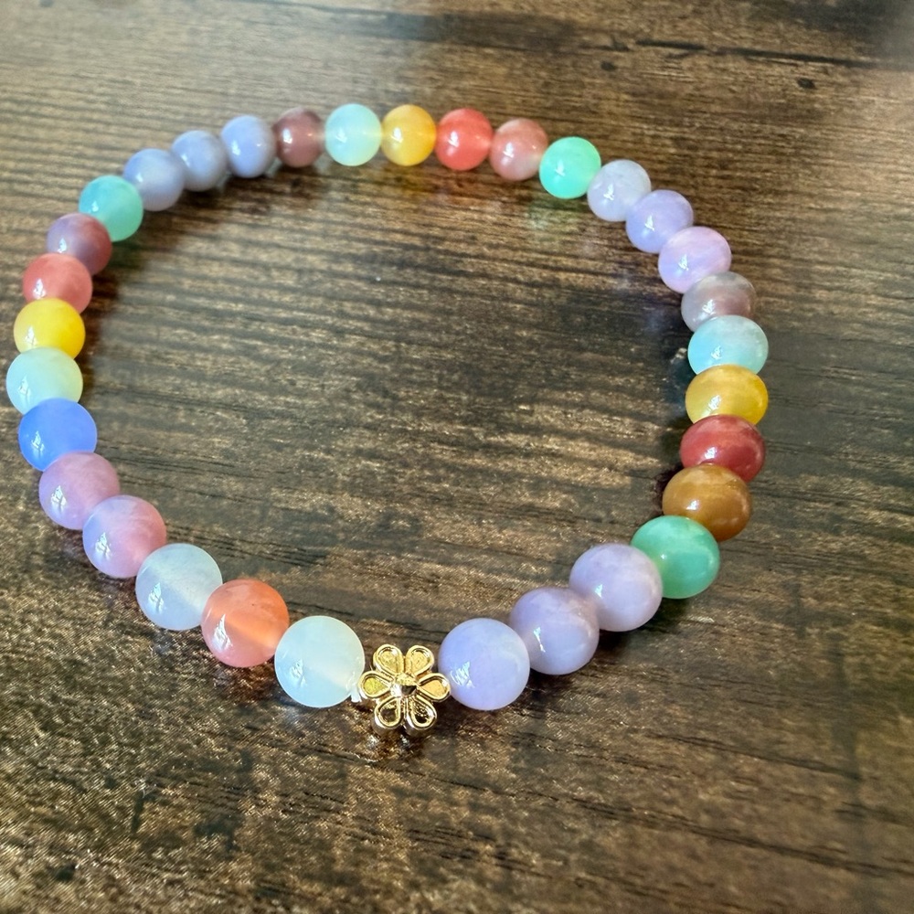 NEW Natural Yanyuan Agate Bracelet with Gold color Flower Accent